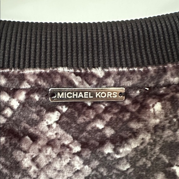 MICHAEL KORS | Women Round Neck Cold Shoulder Snakeskin Blouse, Multicolor - Picture 10 of 16